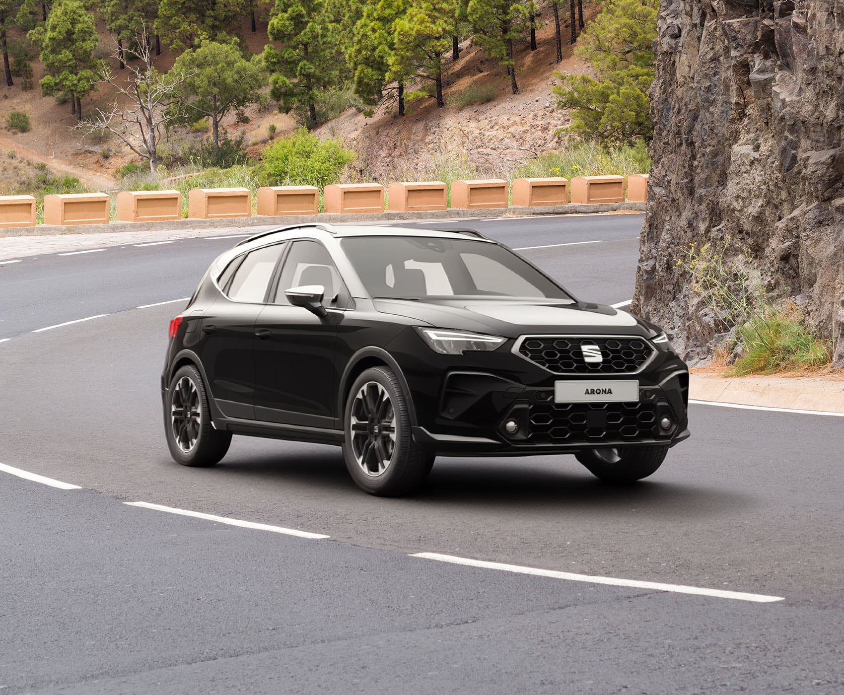 Vista completa de un SEAT Arona 2026 aparcado al aire libre.