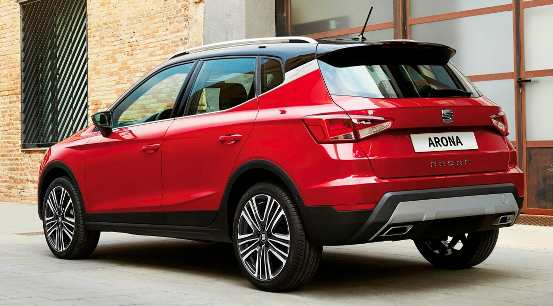Celebra las Navidades estrenando SEAT Arona con entrega inmediata