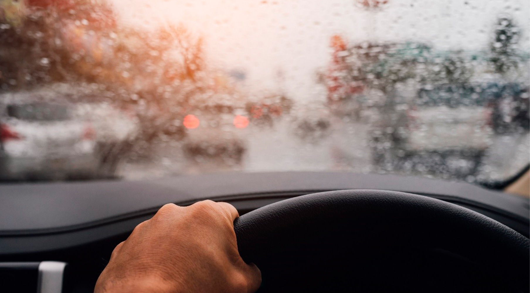 Consejos para conducir con lluvia de manera segura