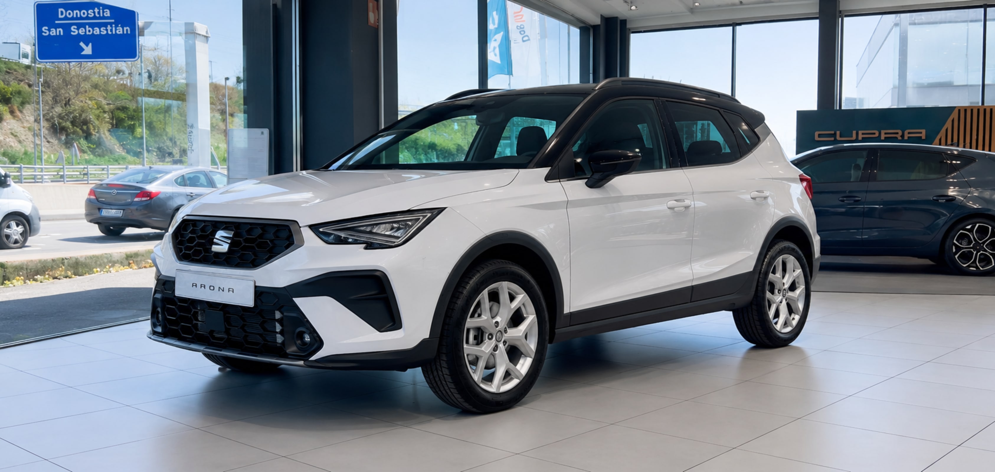 Vista completa de un SEAT Arona 2026 aparcado al aire libre.