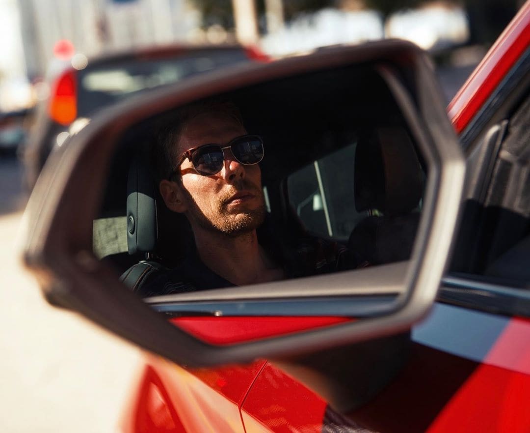 Recomendaciones para mantener en buen estado los espejos de tu coche