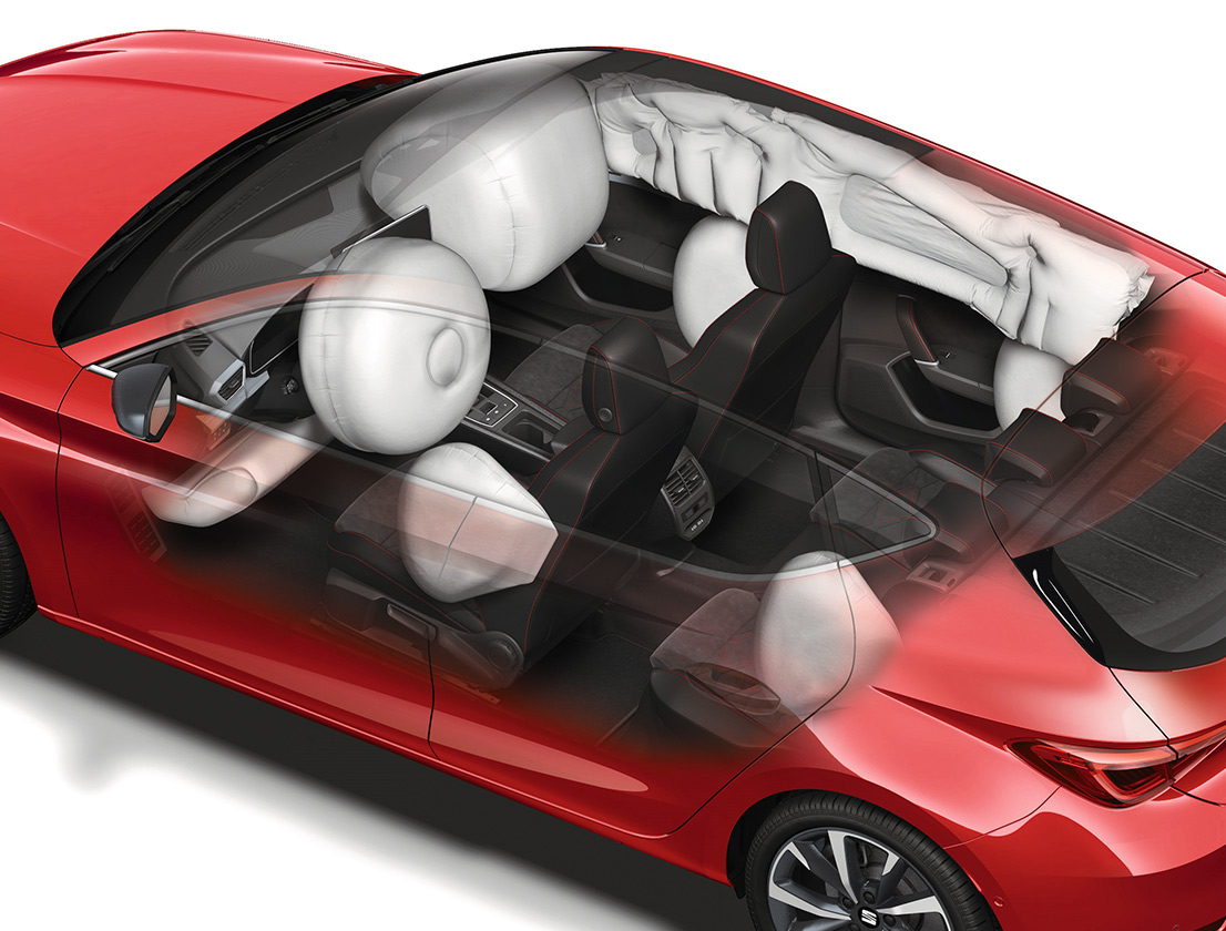 SEAT León color rojo Desire con airbags