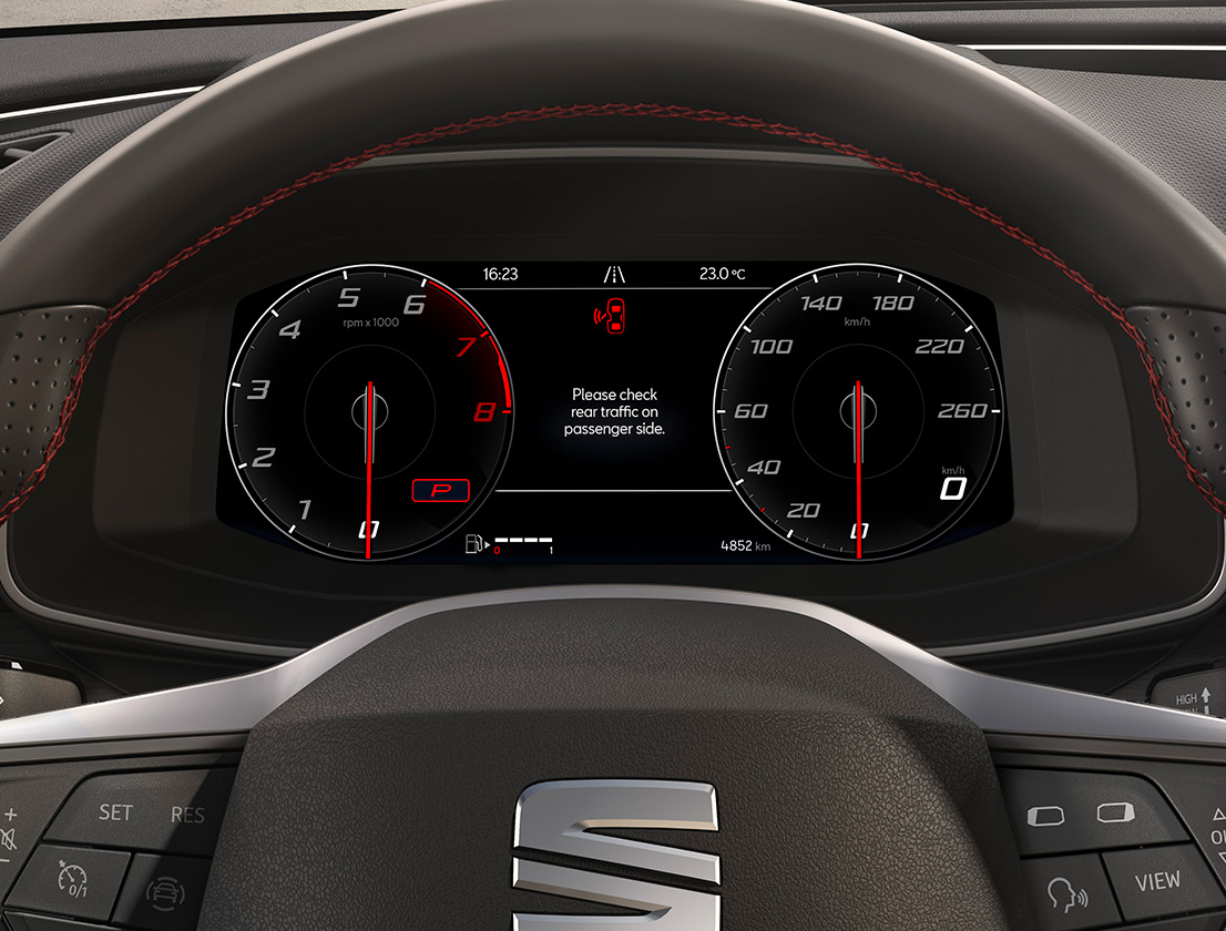 Digital Cockpit del SEAT León con asistente de salida